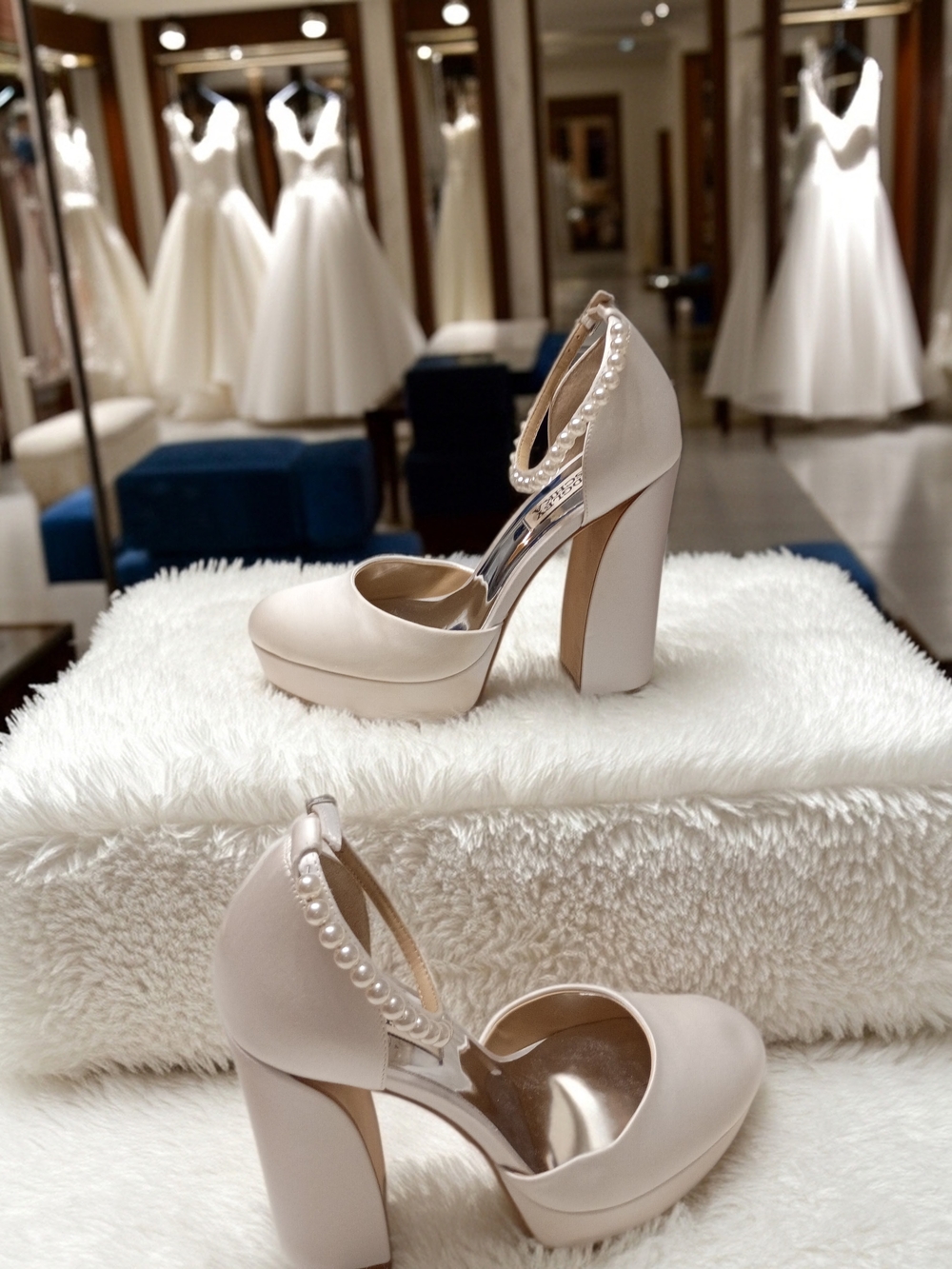 Badgley Mischka Felexis Ivory Pearl-Ankle Strap Platform Heels Size 6